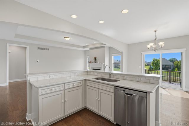 24355 Pinnacle Circle, Lyon Charter Township, MI 48178