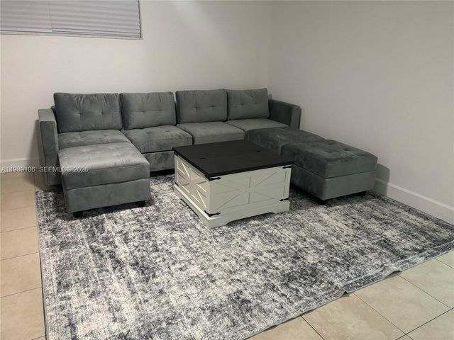 2220 NE 3rd Ave, Pompano Beach, FL 33060