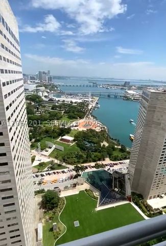 325 S Biscayne Blvd 4214, Miami, FL 33131