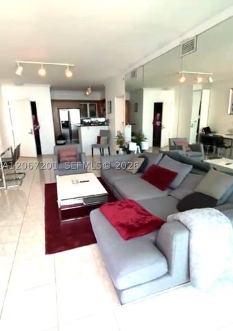 325 S Biscayne Blvd 4214, Miami, FL 33131