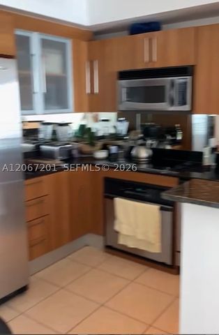 325 S Biscayne Blvd 4214, Miami, FL 33131