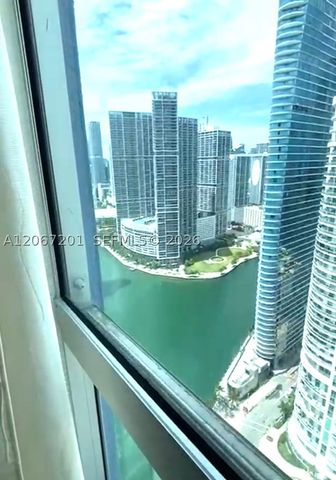325 S Biscayne Blvd 4214, Miami, FL 33131