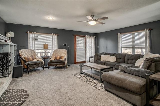 418 NW 78th Terrace, Kansas City, MO 64118