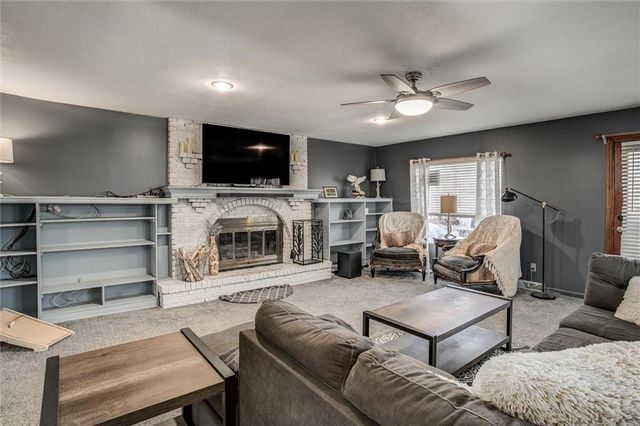 418 NW 78th Terrace, Kansas City, MO 64118