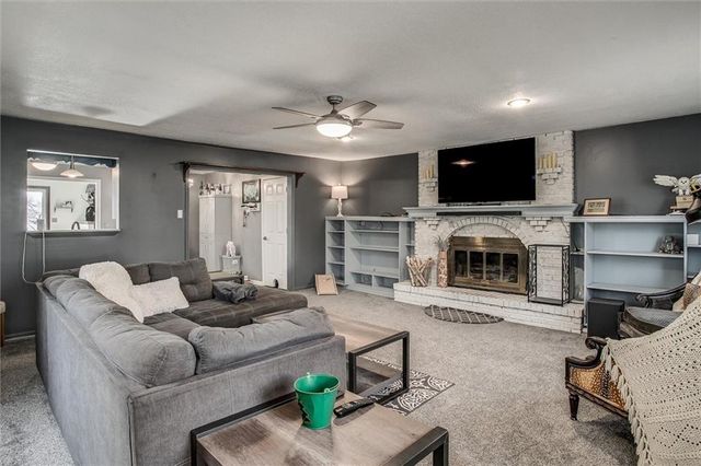 418 NW 78th Terrace, Kansas City, MO 64118