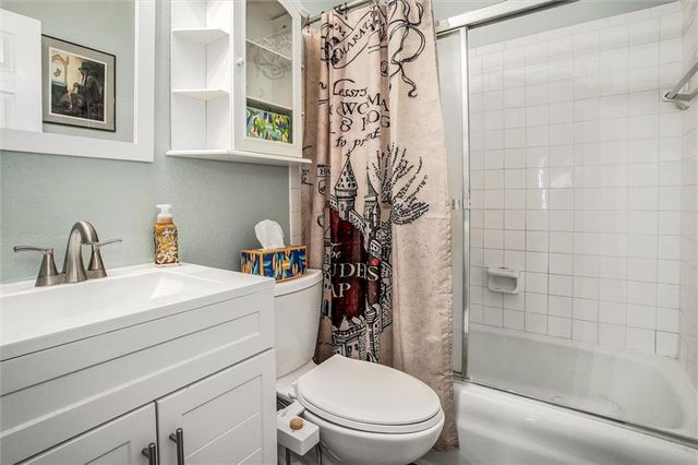 418 NW 78th Terrace, Kansas City, MO 64118