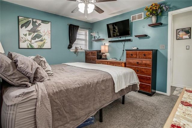 418 NW 78th Terrace, Kansas City, MO 64118