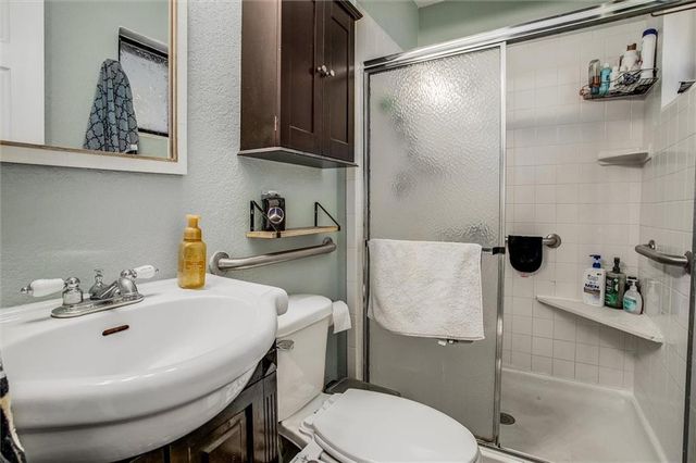 418 NW 78th Terrace, Kansas City, MO 64118