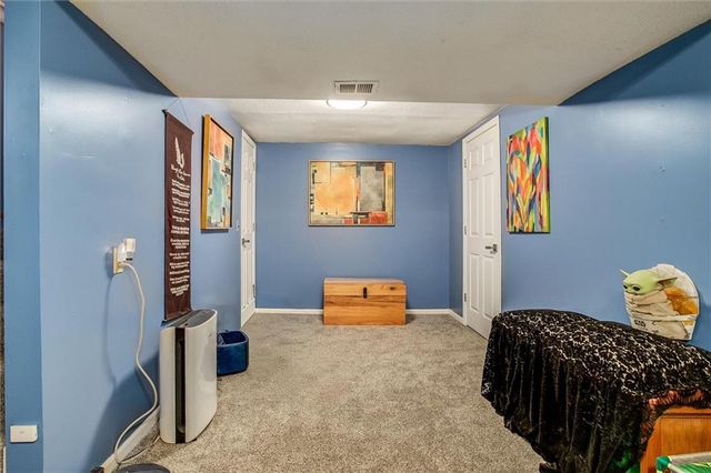 418 NW 78th Terrace, Kansas City, MO 64118