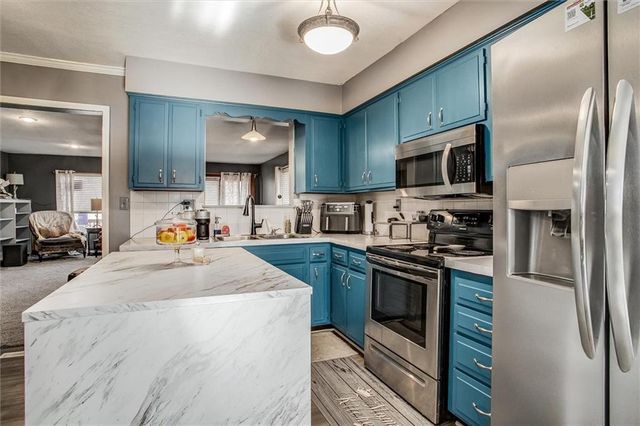 418 NW 78th Terrace, Kansas City, MO 64118