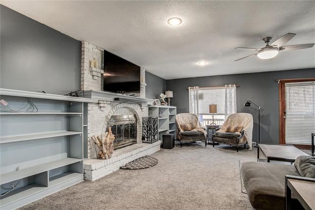 418 NW 78th Terrace, Kansas City, MO 64118