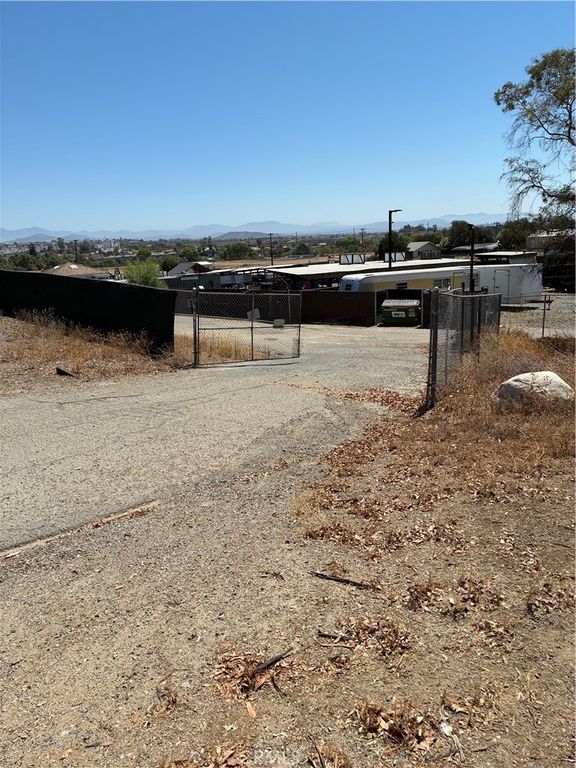 25175 Jefferson, Murrieta, CA 92562 — exterior