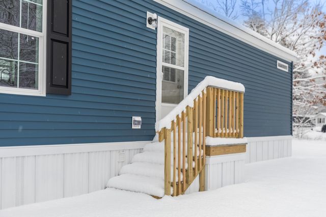 108 Colonial Village, Somersworth, NH 03878