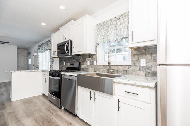 108 Colonial Village, Somersworth, NH 03878