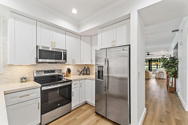 299 Old Meadow Way, Palm Beach Gardens, FL 33418