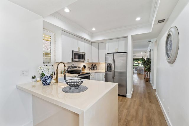 299 Old Meadow Way, Palm Beach Gardens, FL 33418