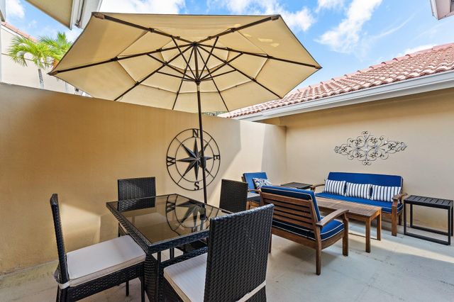 299 Old Meadow Way, Palm Beach Gardens, FL 33418