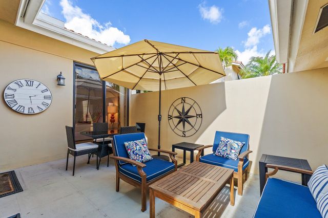 299 Old Meadow Way, Palm Beach Gardens, FL 33418