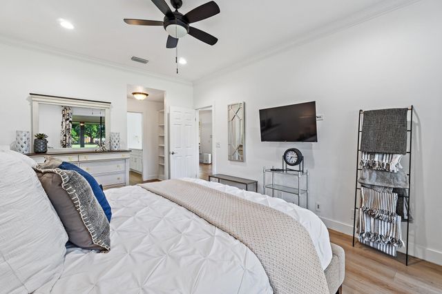 299 Old Meadow Way, Palm Beach Gardens, FL 33418