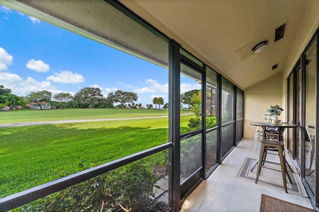 299 Old Meadow Way, Palm Beach Gardens, FL 33418