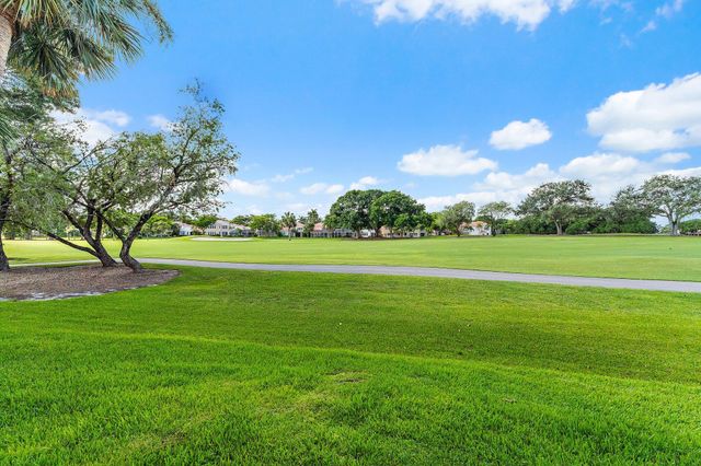 299 Old Meadow Way, Palm Beach Gardens, FL 33418