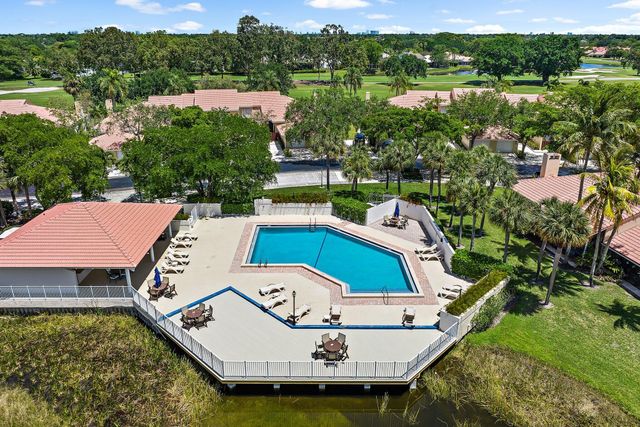 299 Old Meadow Way, Palm Beach Gardens, FL 33418