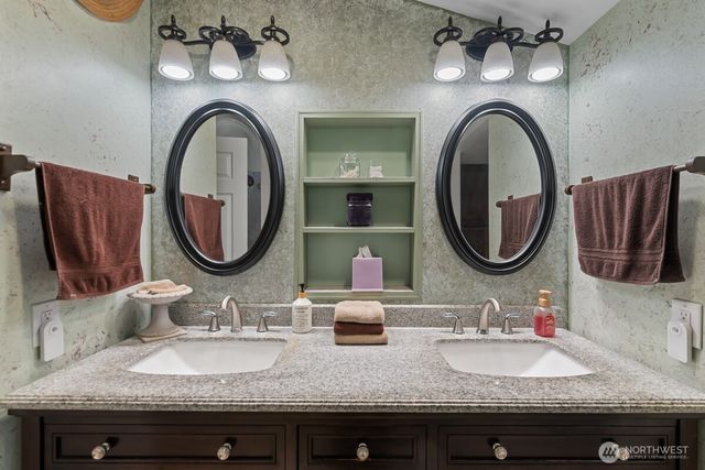 1134 Barton Square, East Wenatchee, WA 98802