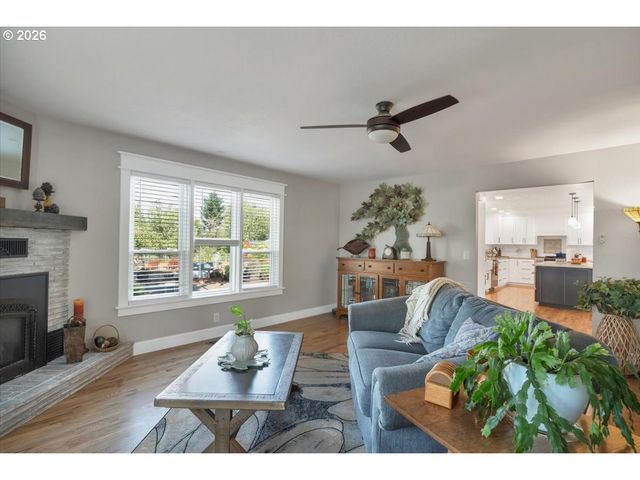 230 Se HOWELL PRAIRIE Rd, Salem, OR 97317