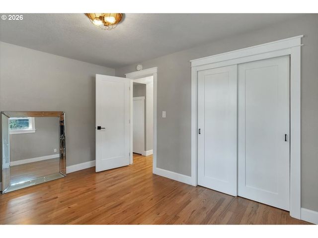 230 Se HOWELL PRAIRIE Rd, Salem, OR 97317