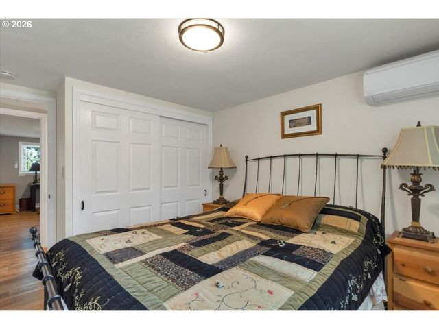230 Se HOWELL PRAIRIE Rd, Salem, OR 97317