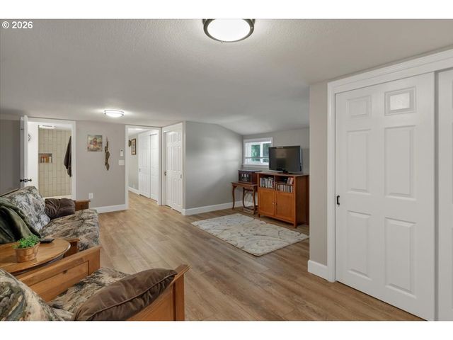 230 Se HOWELL PRAIRIE Rd, Salem, OR 97317