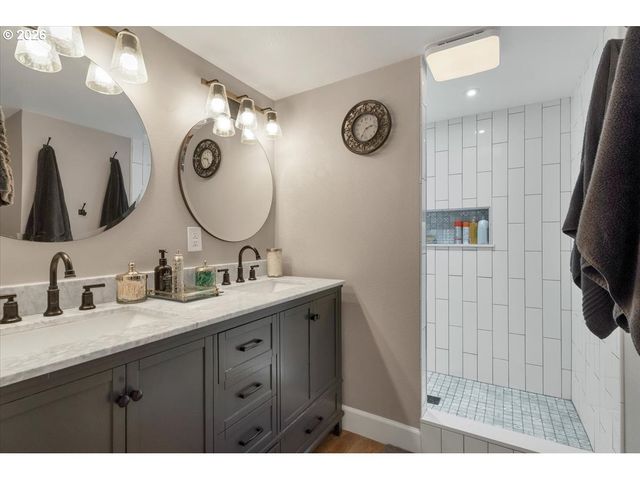 230 Se HOWELL PRAIRIE Rd, Salem, OR 97317