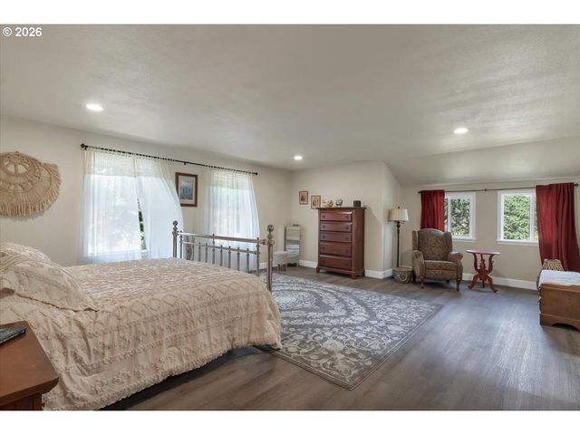 230 Se HOWELL PRAIRIE Rd, Salem, OR 97317