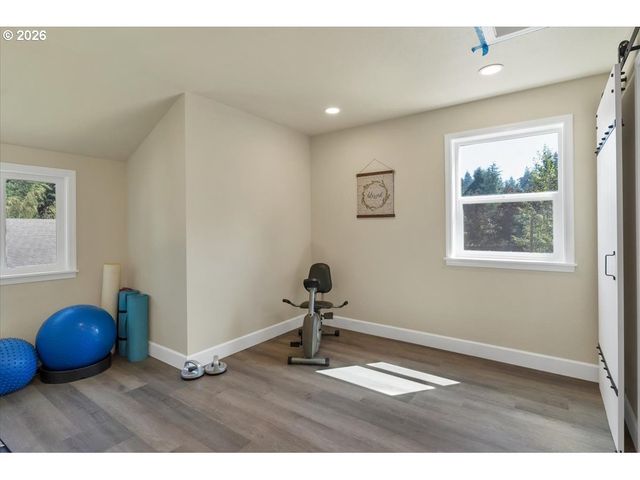 230 Se HOWELL PRAIRIE Rd, Salem, OR 97317