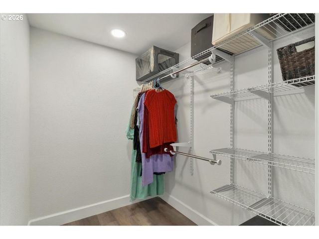 230 Se HOWELL PRAIRIE Rd, Salem, OR 97317