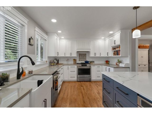 230 Se HOWELL PRAIRIE Rd, Salem, OR 97317