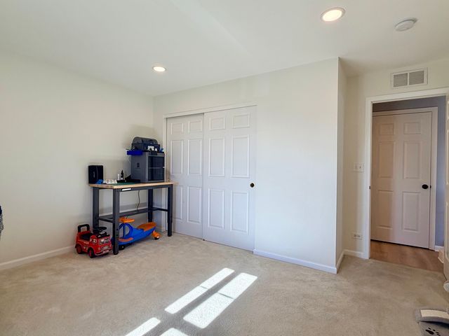 1226 CHESTERTON Drive, Volo, IL 60020
