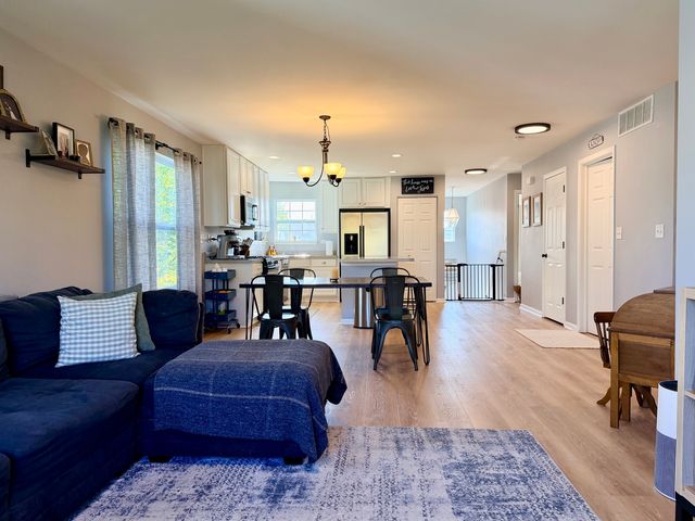 1226 CHESTERTON Drive, Volo, IL 60020