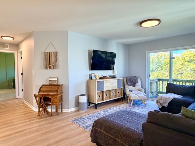 1226 CHESTERTON Drive, Volo, IL 60020