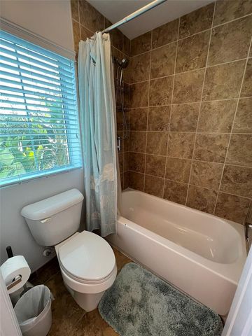 2361 SE 5th Street, Pompano Beach, FL 33062