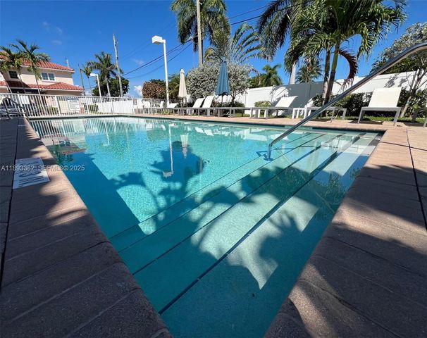 2361 SE 5th Street, Pompano Beach, FL 33062