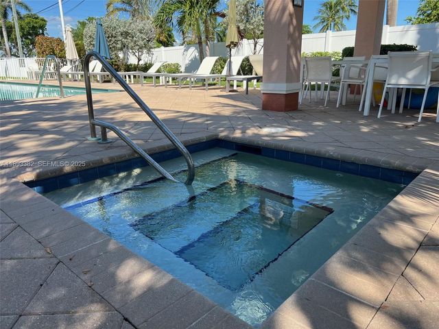 2361 SE 5th Street, Pompano Beach, FL 33062