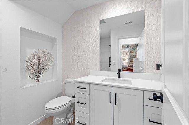 1605 E Buffalo, Santa Ana, CA 92705