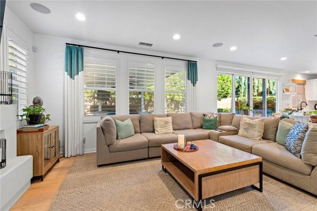 1605 E Buffalo, Santa Ana, CA 92705