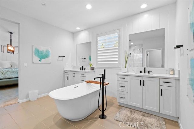 1605 E Buffalo, Santa Ana, CA 92705