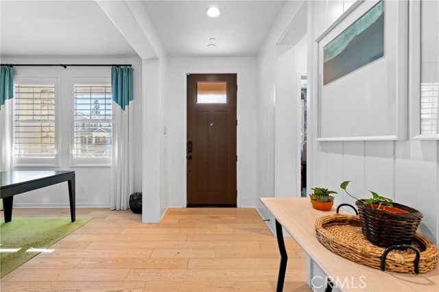 1605 E Buffalo, Santa Ana, CA 92705