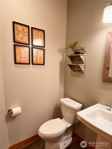 7940 Beach Drive E, Port Orchard, WA 98366