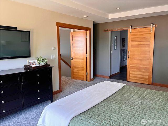 7940 Beach Drive E, Port Orchard, WA 98366