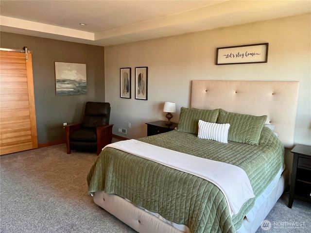 7940 Beach Drive E, Port Orchard, WA 98366