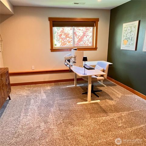 7940 Beach Drive E, Port Orchard, WA 98366